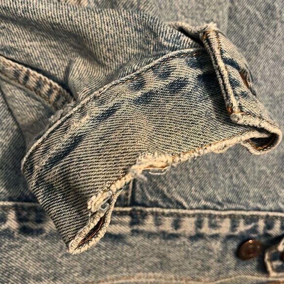 Vintage Levi’s Blue Distressed Relaxed Trucker Denim Jacket Pockets Button - Picture 10 of 14